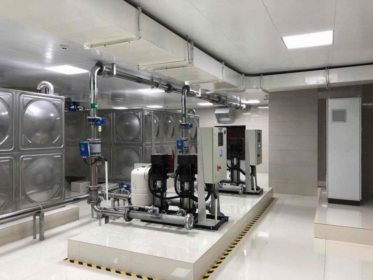 全省首个标准化二次加压供水泵房在我市建成使用